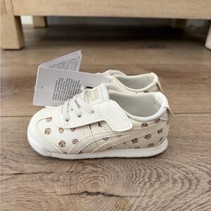 Onitsuka Tiger Mexico 66 Kids Cream Shoes Kid size 8 all over tiger design